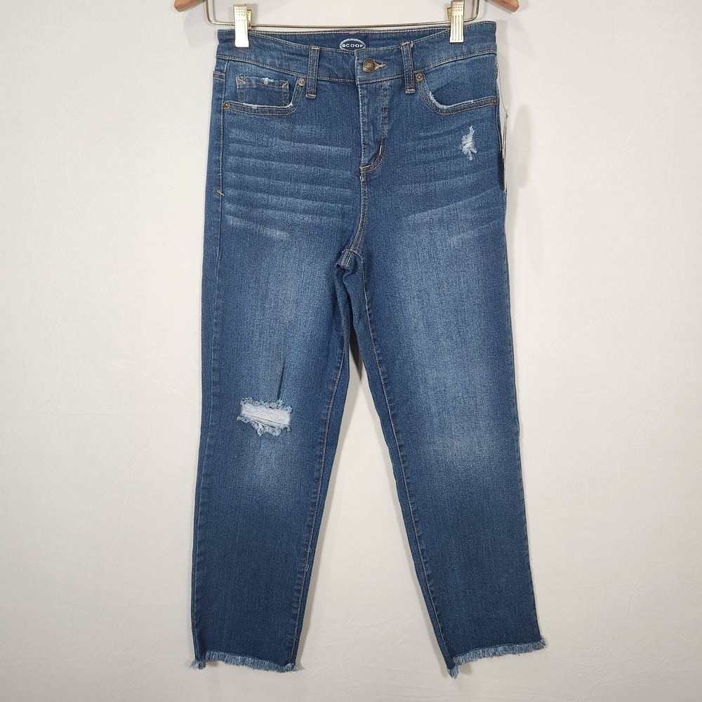Blue Cropped Jeans with Distressed Details